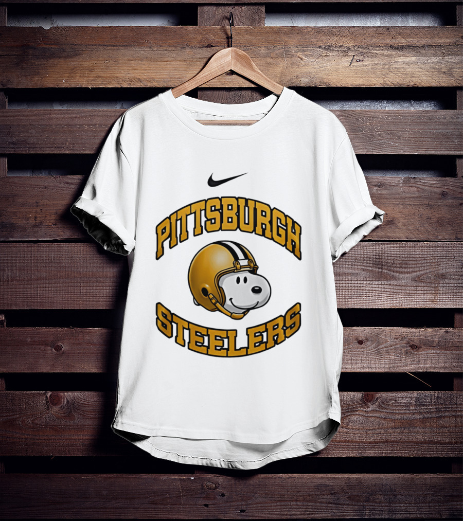 Nike Pittsburgh Steelers Snoopy Helmet 2026 T-Shirt