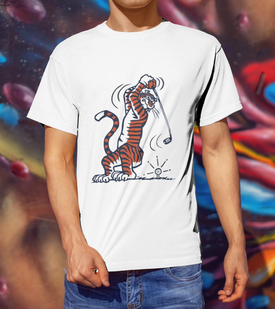 Auburn Tiger Swinging Golf Club Men's T-Shirt