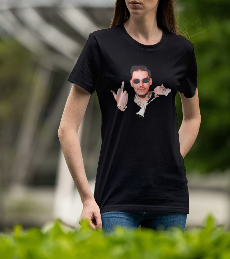 Yeat Rapper Star With Sunglasses Chain Middle Finger Gesture T-Shirt