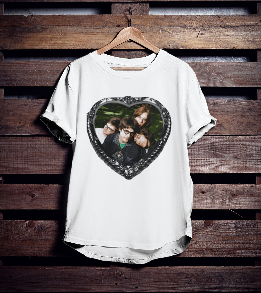 The Lazy Eyes Album Purple Show Heart Frame Band Photo T-Shirt