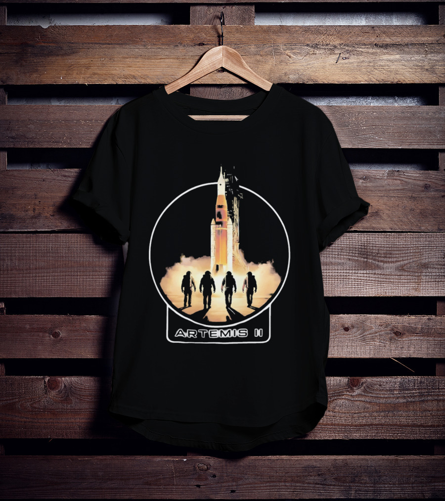 Artemis II Astronauts And Rocket Launch Moon Mission T-Shirt
