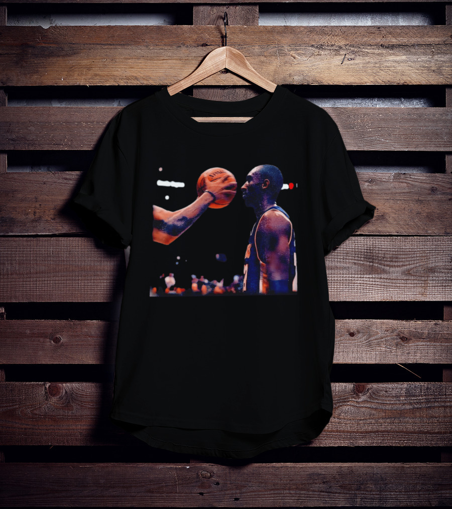 Kobe Bryant No Flinch Los Angeles Lakers Basketball Player Iconic Moment T-Shirt