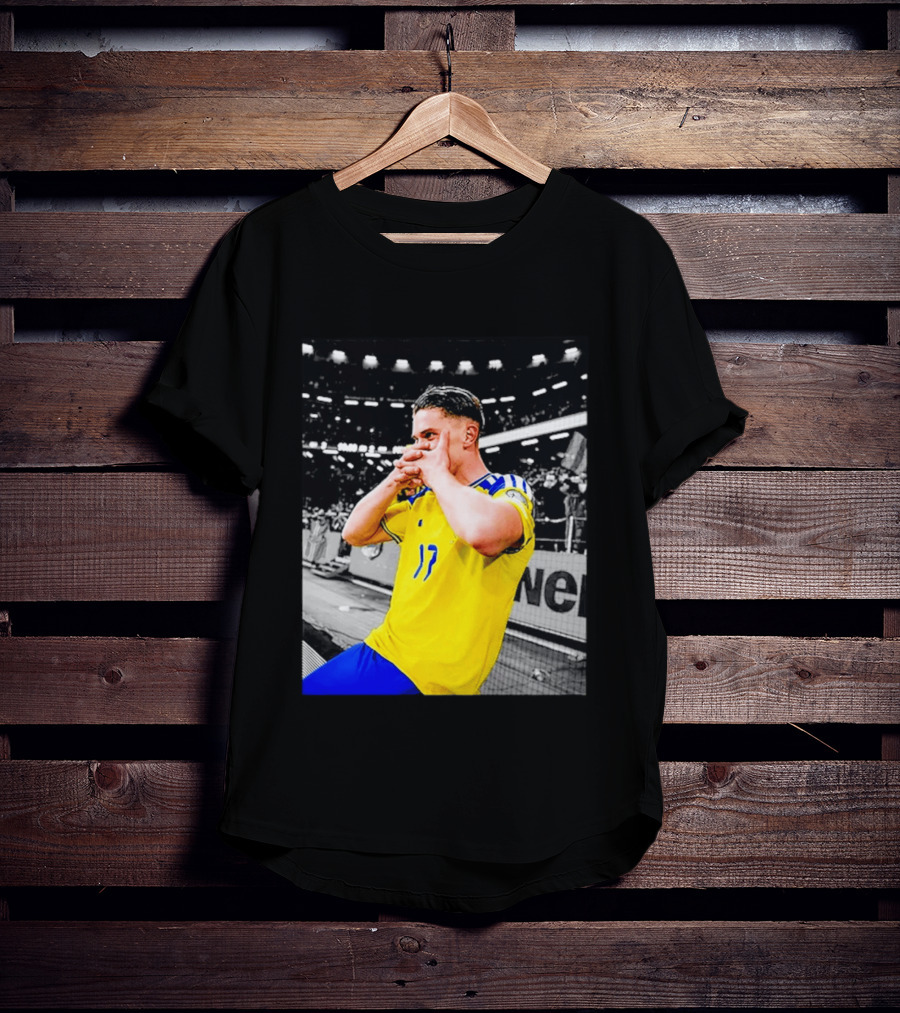 Viktor Gyokeres Sweden Yellow Soccer Jersey Celebration T-Shirt