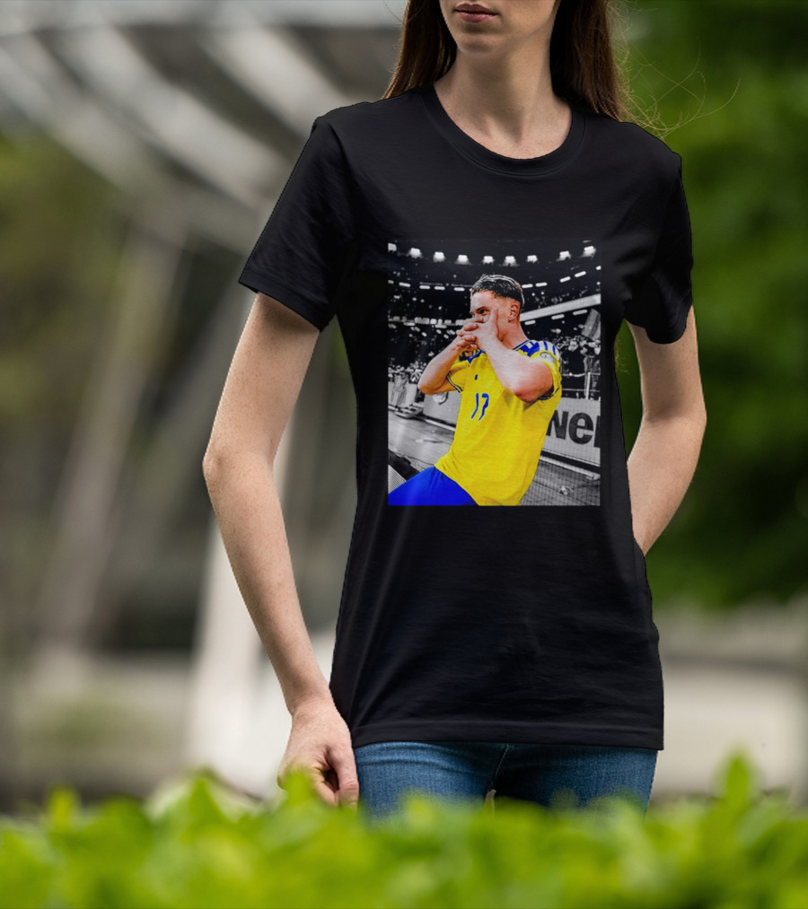 Viktor Gyokeres Sweden Yellow Soccer Jersey Celebration T-Shirt