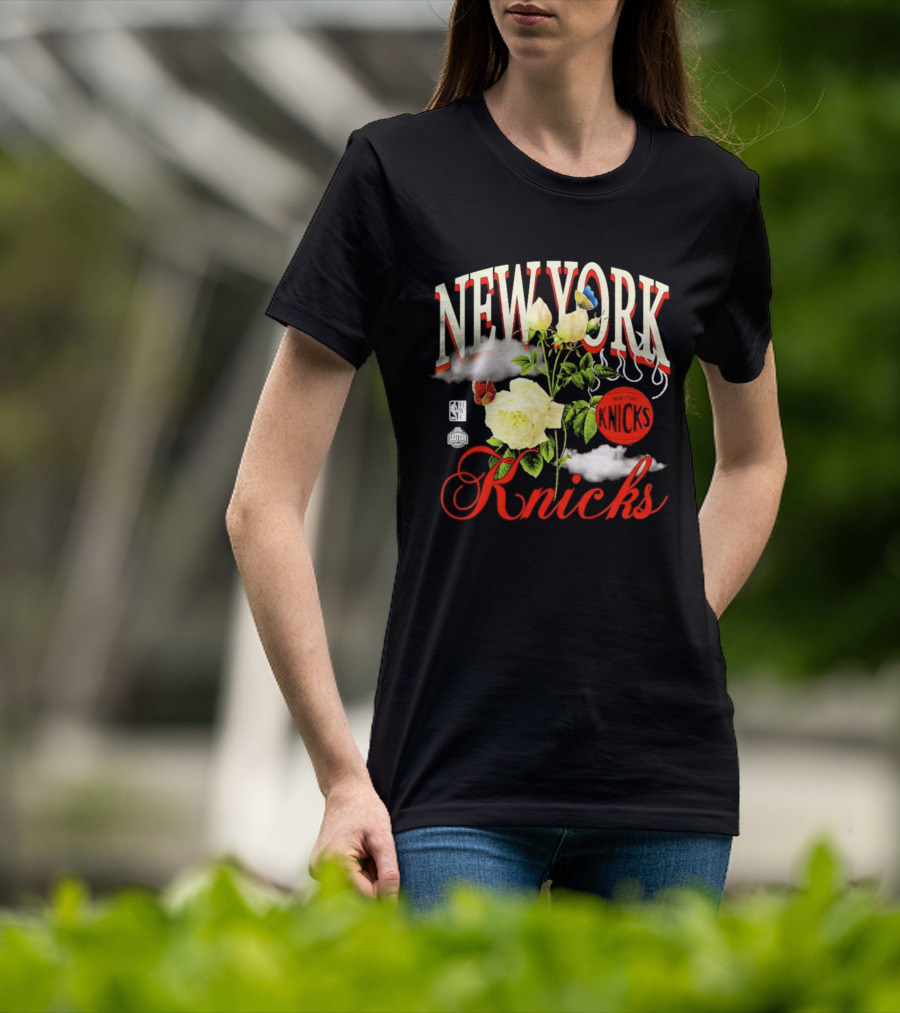 New York Knicks Floral Art With Butterflies And Roses T-Shirt