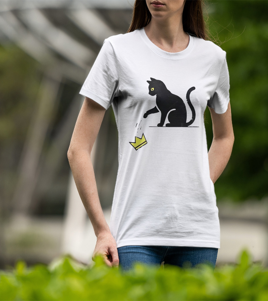 Cat Knocking Crown Anti King Humor Black Cat Yellow Eyes T-Shirt