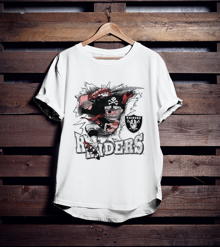 Las Vegas Raiders 1993 Football Skull Pirate Raider T-Shirt