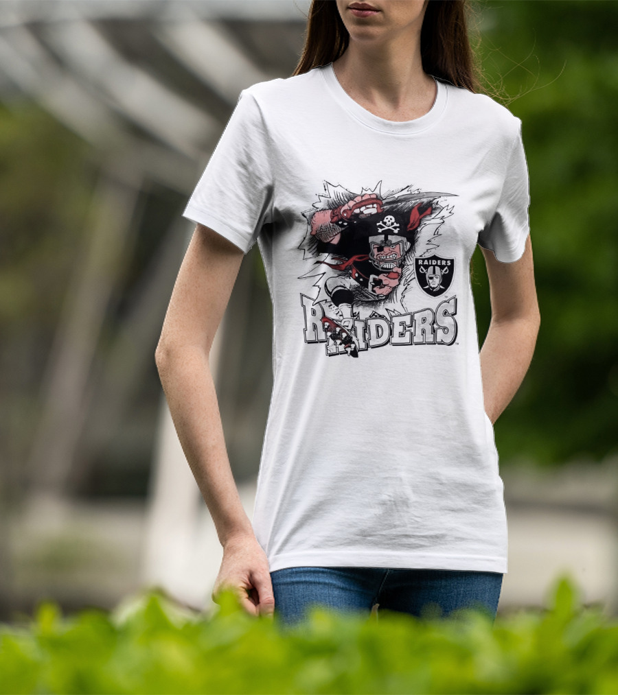 Las Vegas Raiders 1993 Football Skull Pirate Raider T-Shirt