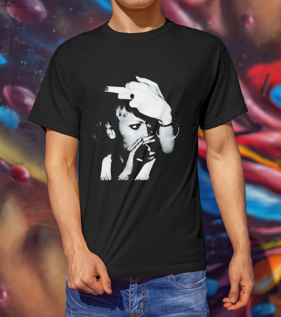 Gwen Stefani Middle Finger Classic Punk Rock Iconic Gesture T-Shirt