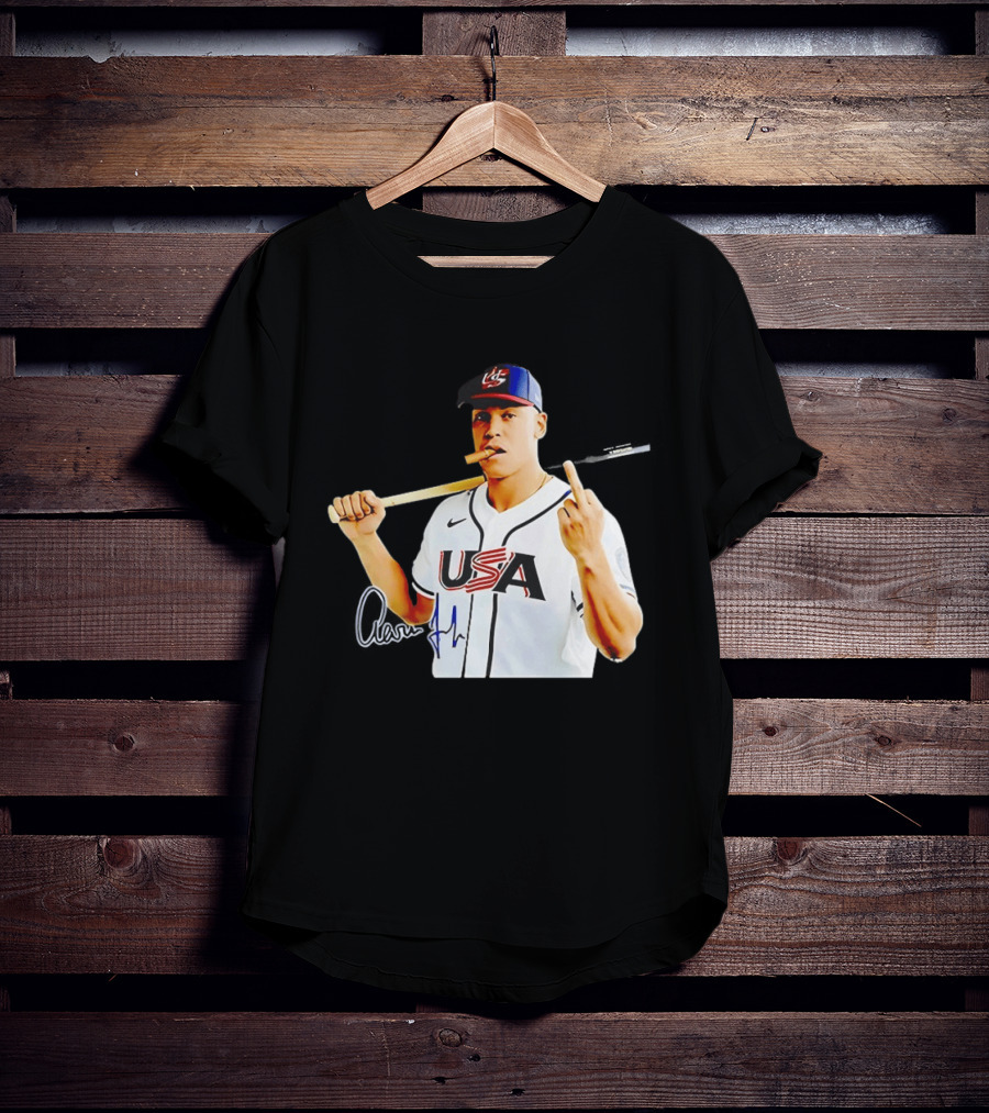 Aaron Judge USA World Baseball Smoking Middle Finger Gesture Iconic Sports Symbolism T-Shirt