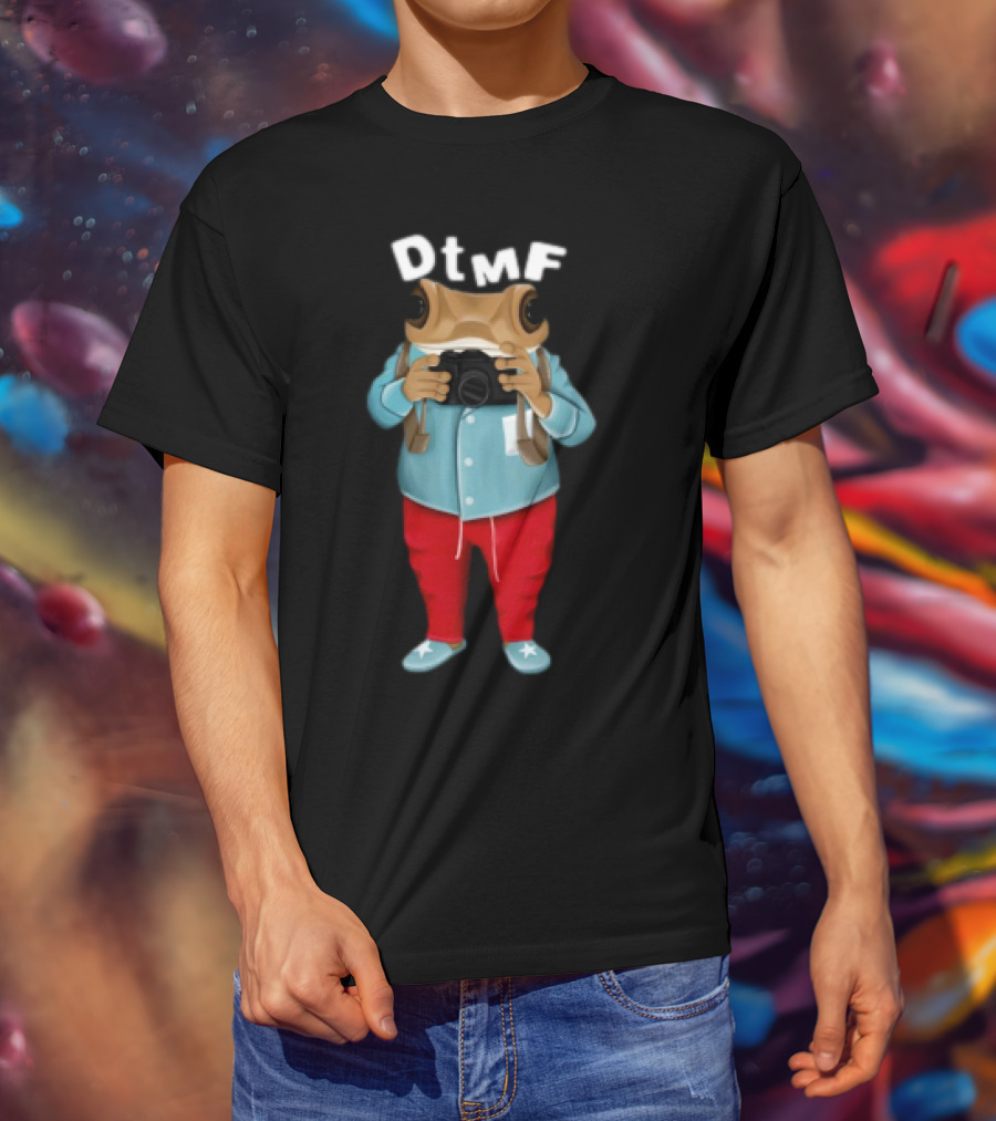 Bad Bunny Dtmf Voy A Mimir Frog Character With Camera T-Shirt