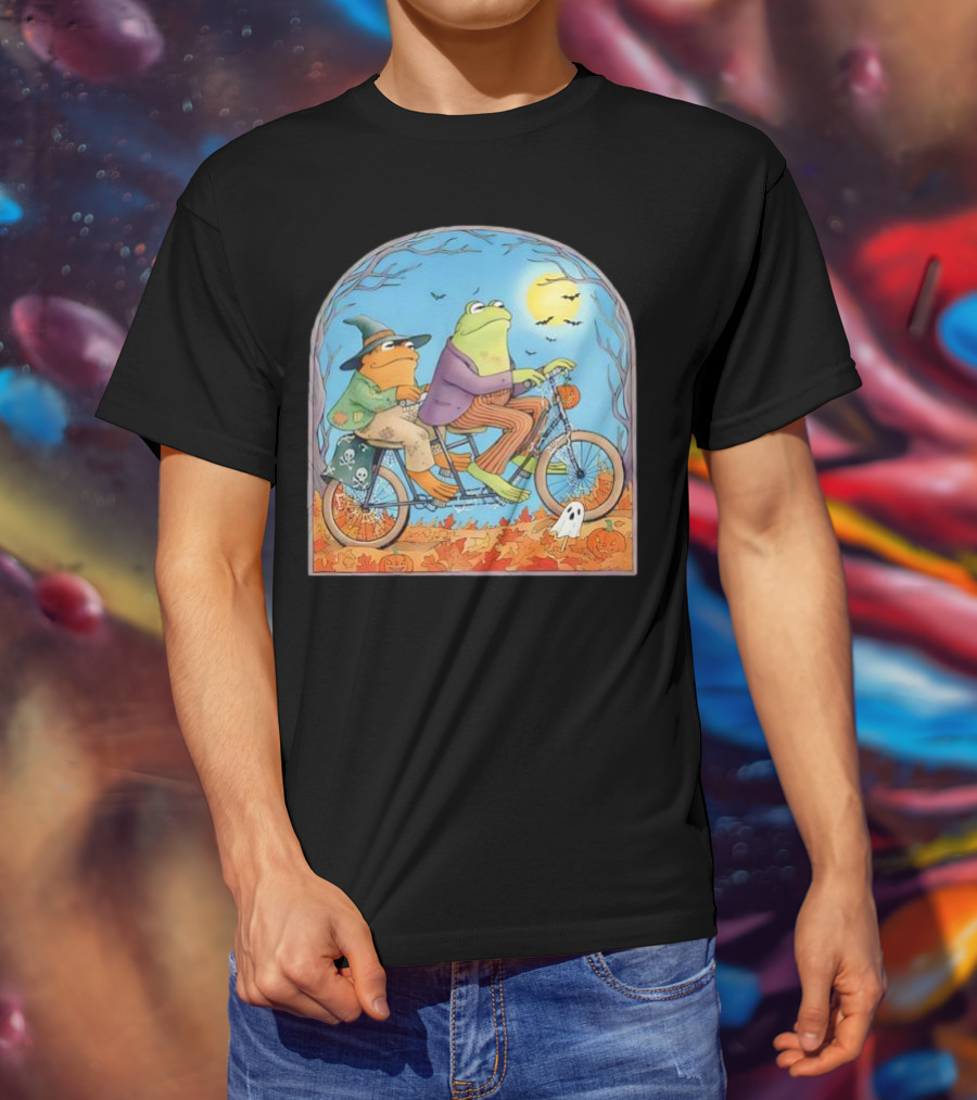 Vintage Frog And Toad Halloween Tandem Bike Moonlit Scene T-Shirt