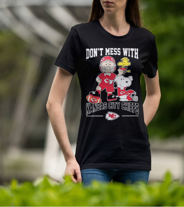 Don’t Mess With Kansas City Chiefs And Peanuts Characters Collaboration T-Shirt