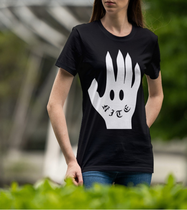 Kite Smile Hand By Stefan Fält T-Shirt