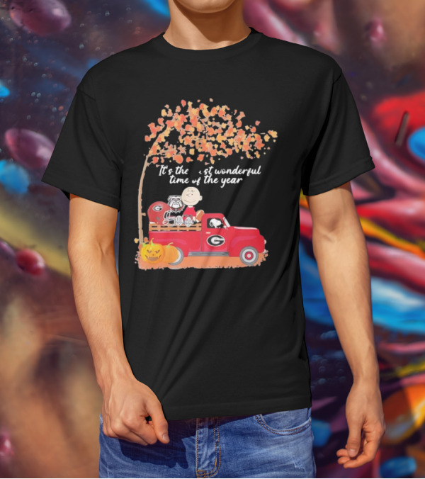 Snoopy Charlie Brown Georgia Bulldogs Red Truck Fall Halloween T-Shirt