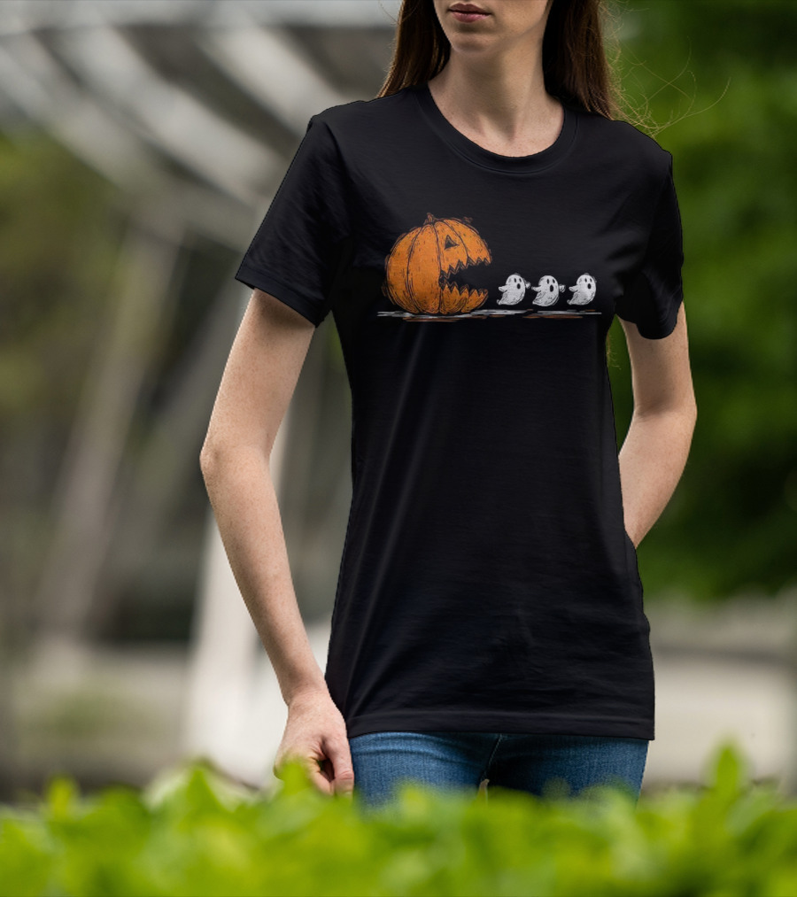 Pumpkin Chasing Ghosts Spooky Season Funny Halloween Vintage T-Shirt