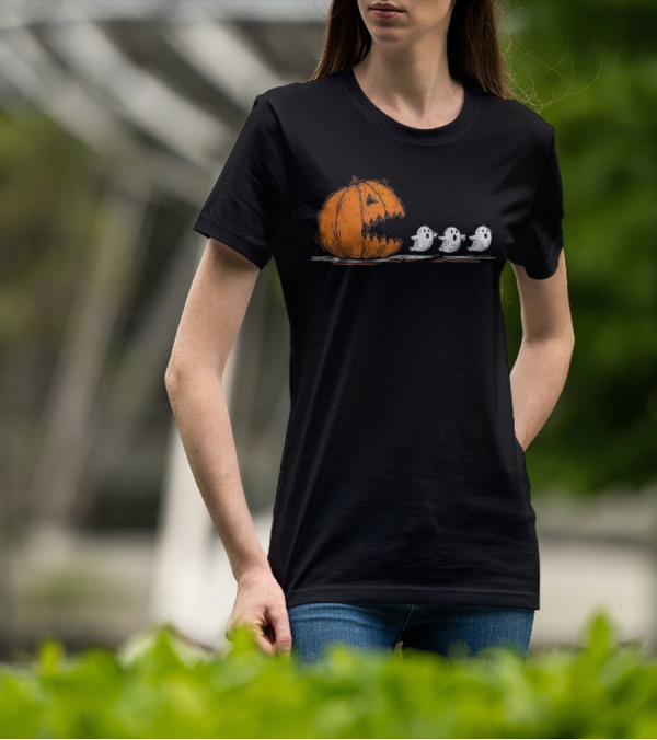 Pumpkin Chasing Ghosts Spooky Season Funny Halloween Vintage T-Shirt