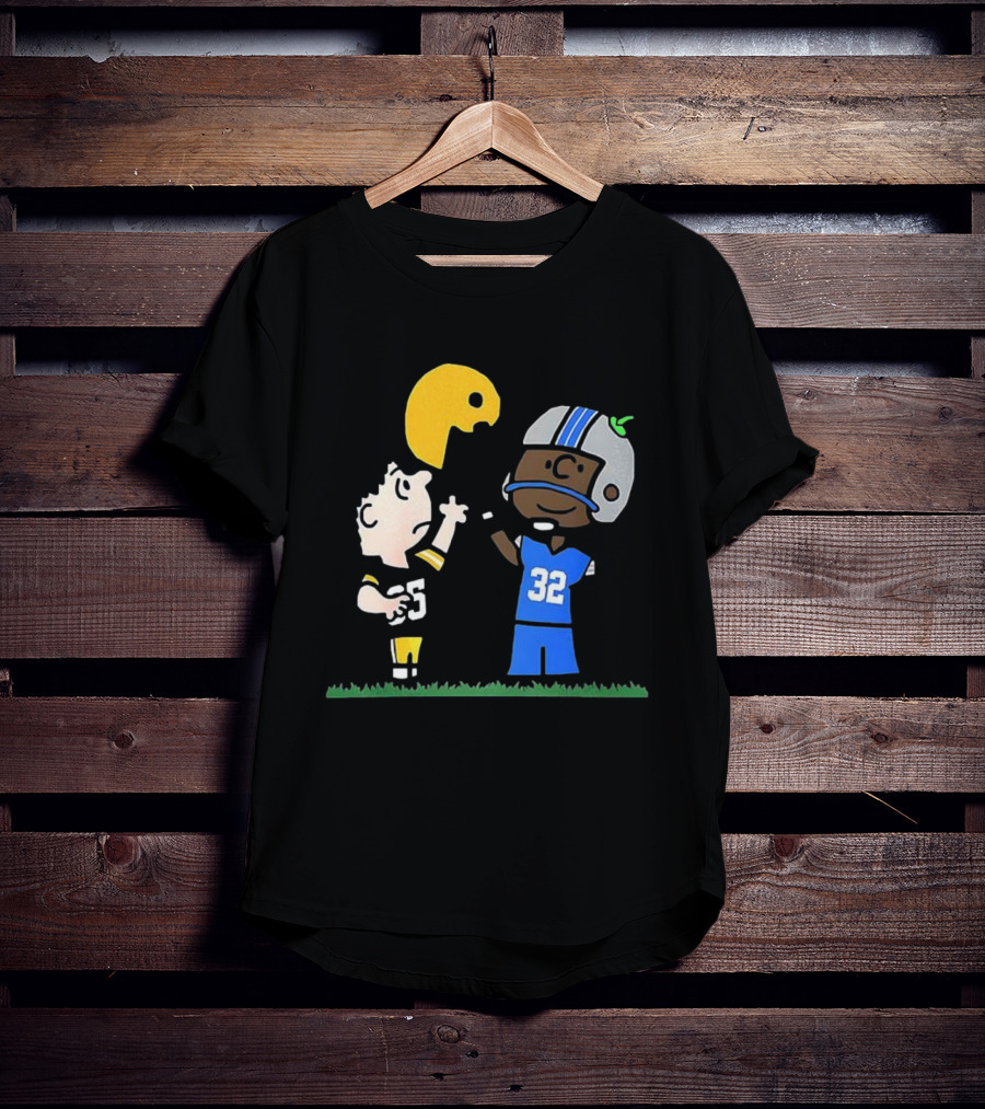 Green Bay Packers Vs Detroit Lions Peanuts Cartoon Lucy Charlie Brown Football T-Shirt