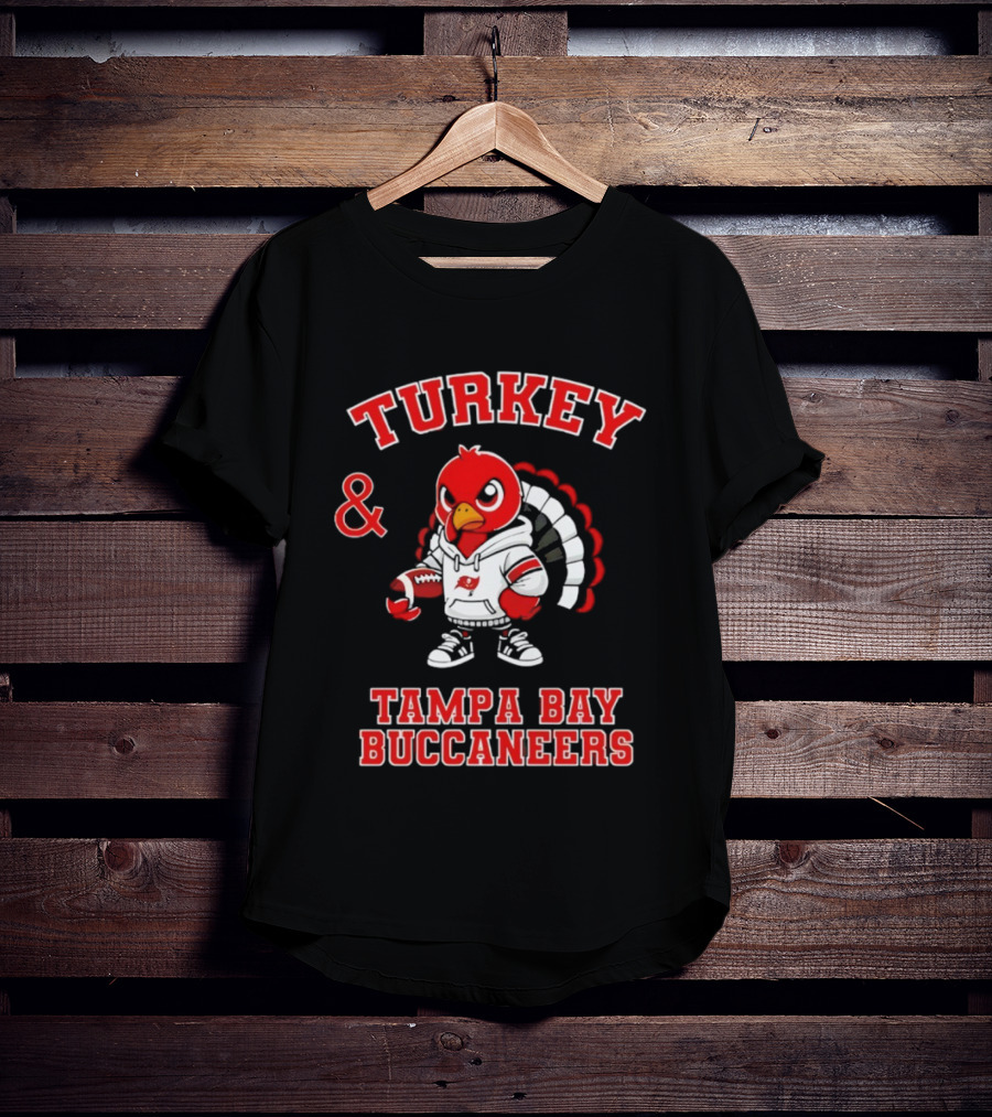 Turkey Tampa Bay Buccaneers Football NFL Happy Thanksgiving Celebration T-Shirt