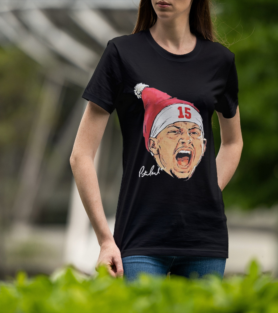 Patrick Mahomes Santa Hat Kansas City Chiefs Merry Christmas Signature 15 T-Shirt