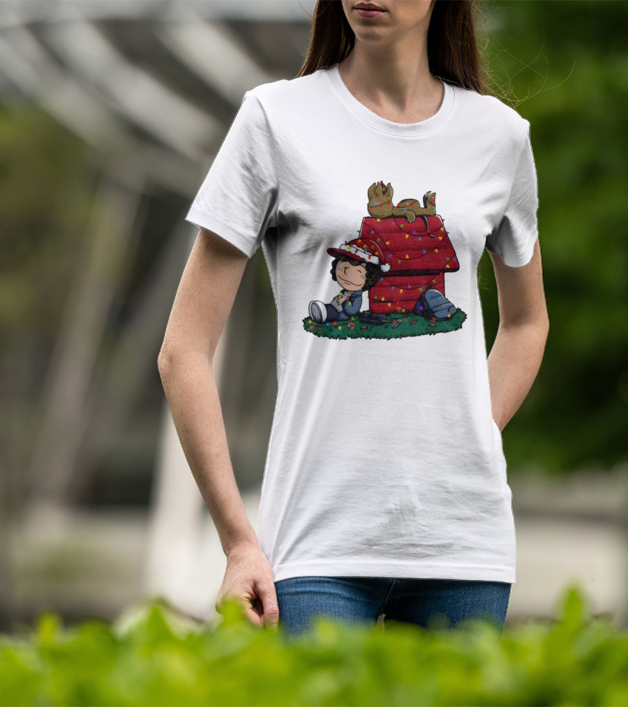 Peanuts Stranger Things Dustin Christmas Snoopy Doghouse Holiday Scene T-Shirt