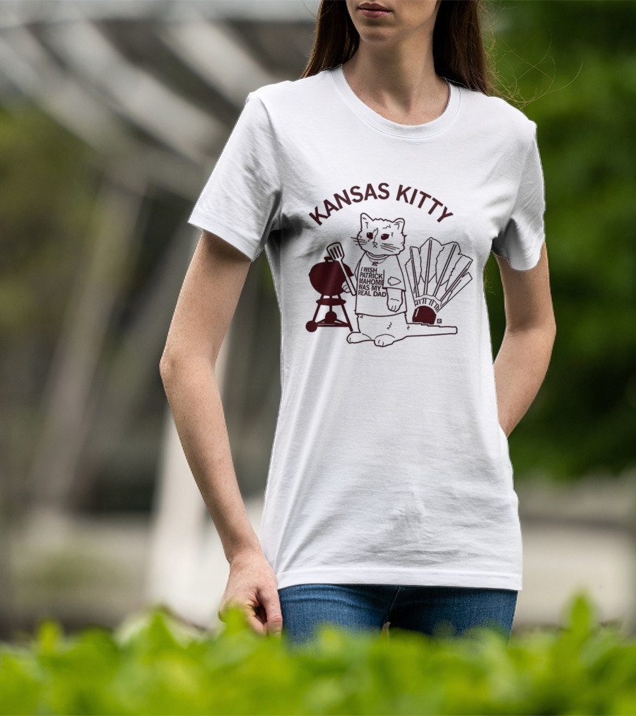 Kansas Kitty I Wish Patrick Mahomes Was My Real Dad Grill Cat Fan Meme T-Shirt