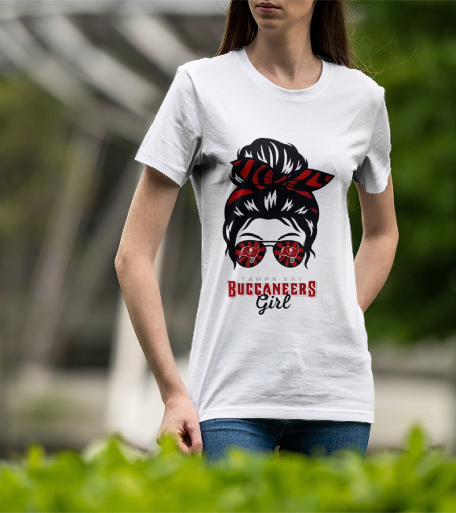 Tampa Bay Buccaneers Girl Messy Bun Glasses Bow And Sunglasses Fan T-Shirt