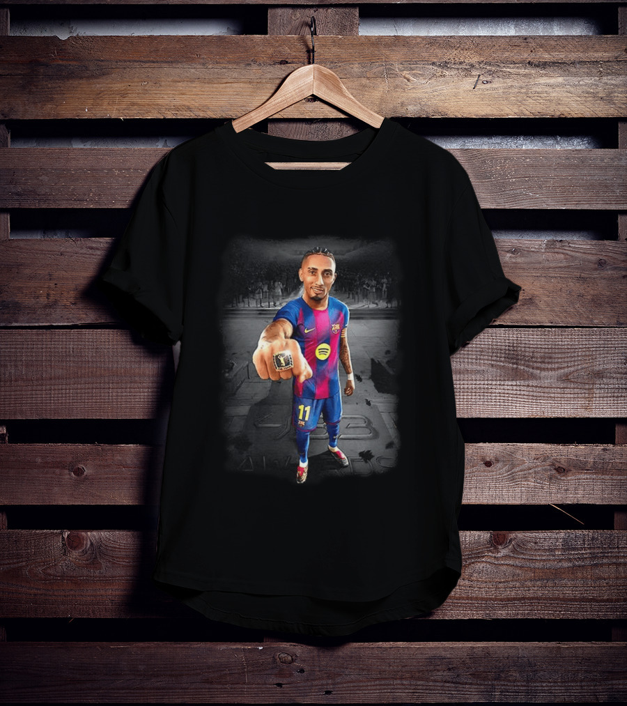 Raphinha 433 Barcelona Player Of The Year 2025 Award Winning Image T-Shirt