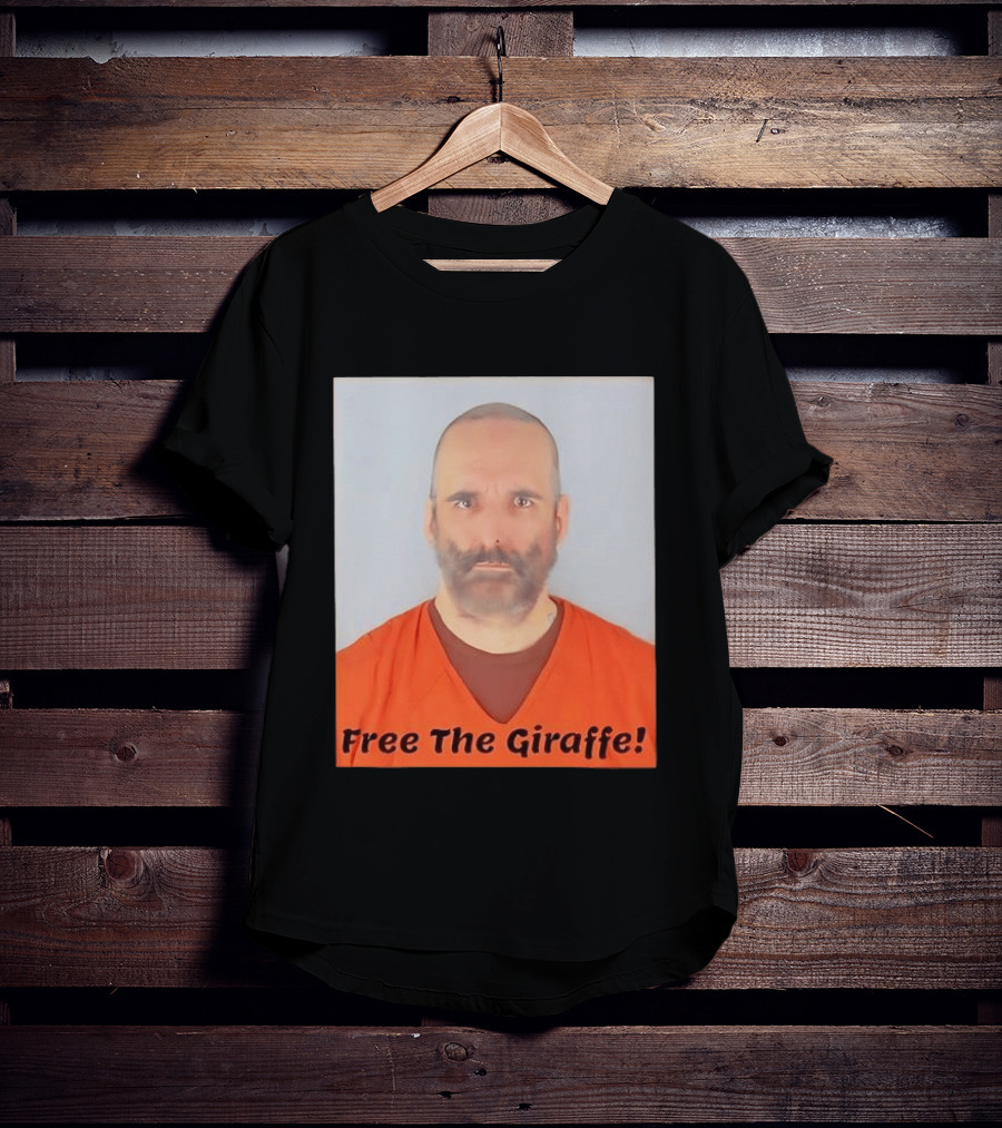 Free The Giraffe Shot Funny Jail Photo T-Shirt