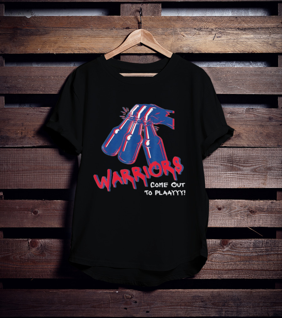 Warriors Come Out To Play New England Patriots Hand Holding Bottles T-Shirt