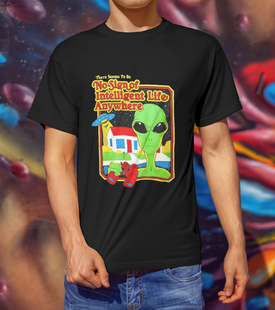 There Seems To Be No Sign Of Intelligent Life Anywhere Alien Green Martian Binoculars Retro Comic T-Shirt