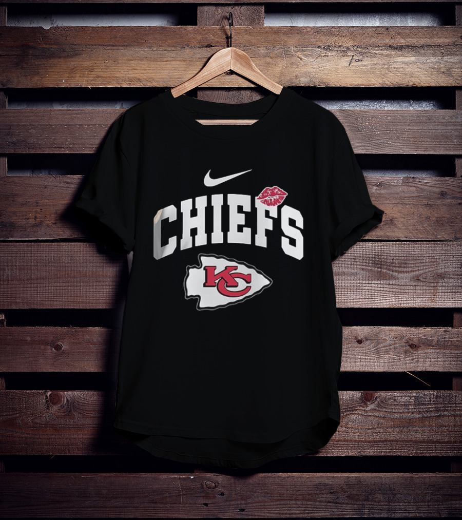 Nike Kansas City Chiefs KC Logo Makeup Lips T-Shirt