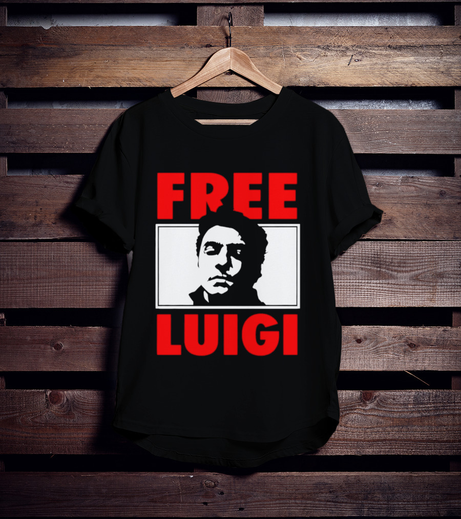 Free Luigi Mangione Shot Face Red T-Shirt