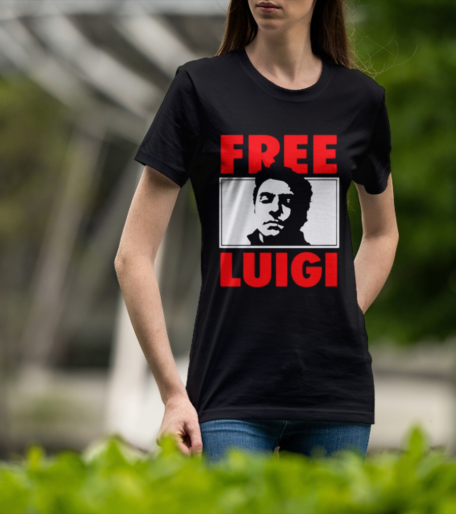 Free Luigi Mangione Shot Face Red T-Shirt