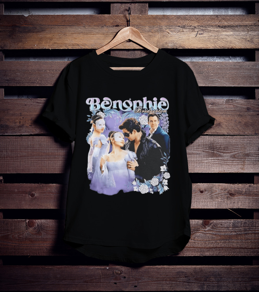Benophie Bridgerton Romance Masquerade Fantasy Roses T-Shirt