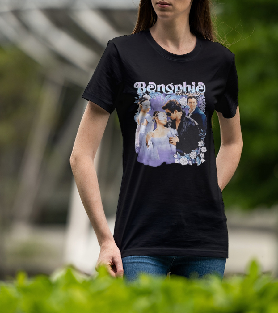 Benophie Bridgerton Romance Masquerade Fantasy Roses T-Shirt