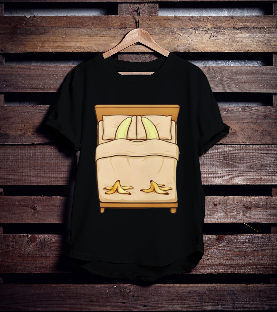 Funny Banana In Bed Sleeping Humor T-Shirt