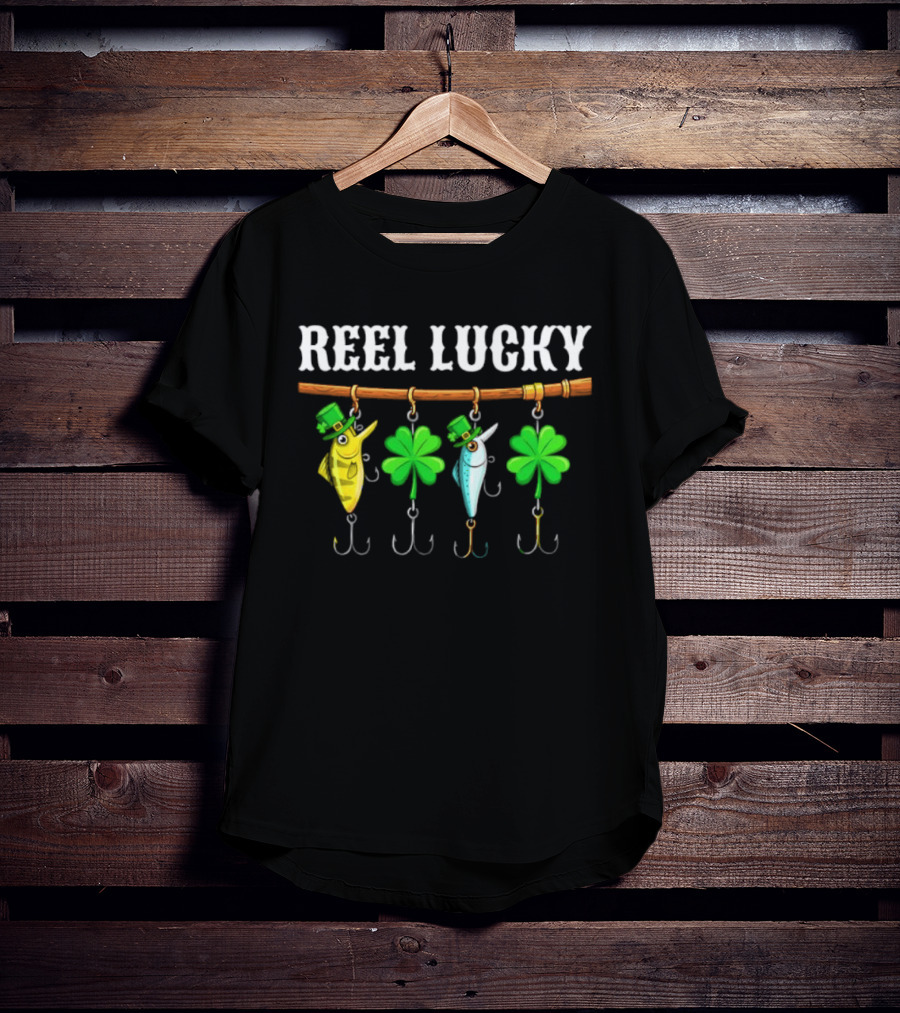Reel Lucky St Patrick's Day Fishing Shamrock Hooks T-Shirt