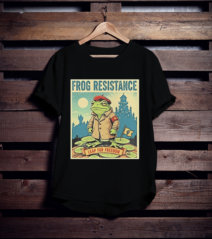 Classic Frog Resistance Leap For Freedom Castle Beret Moonlight Lily Pads T-Shirt