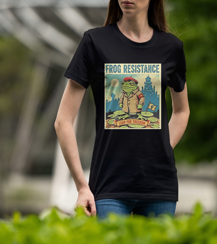 Classic Frog Resistance Leap For Freedom Castle Beret Moonlight Lily Pads T-Shirt