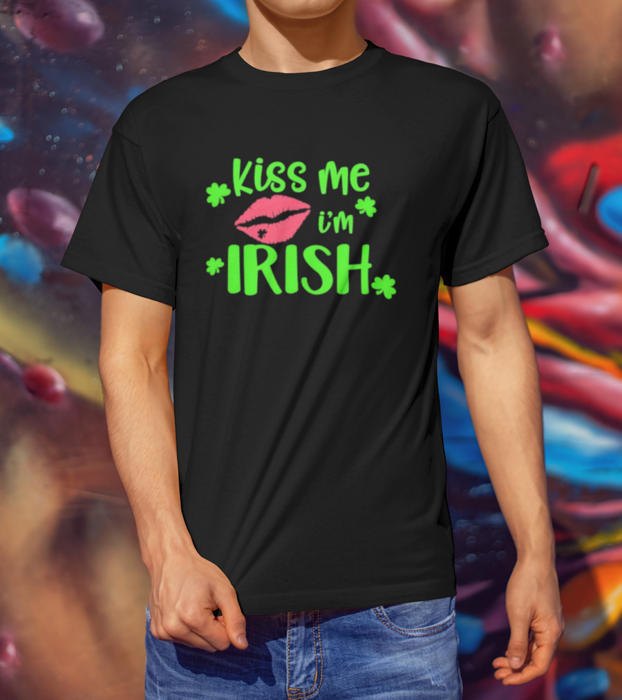 Kiss Me I'm Irish Shamrock Lips St Patrick's Day T-Shirt