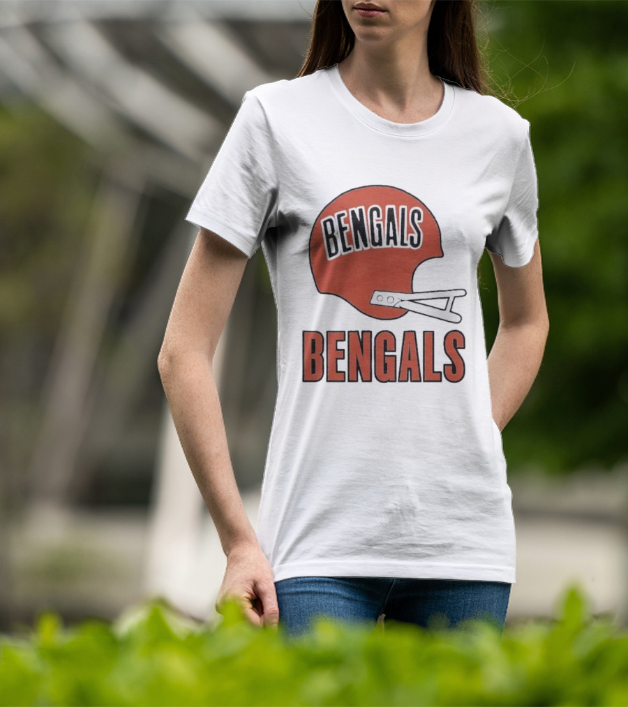 Bengals Big Helmet Cincinnati Football Team Retro Fan Gear T-Shirt