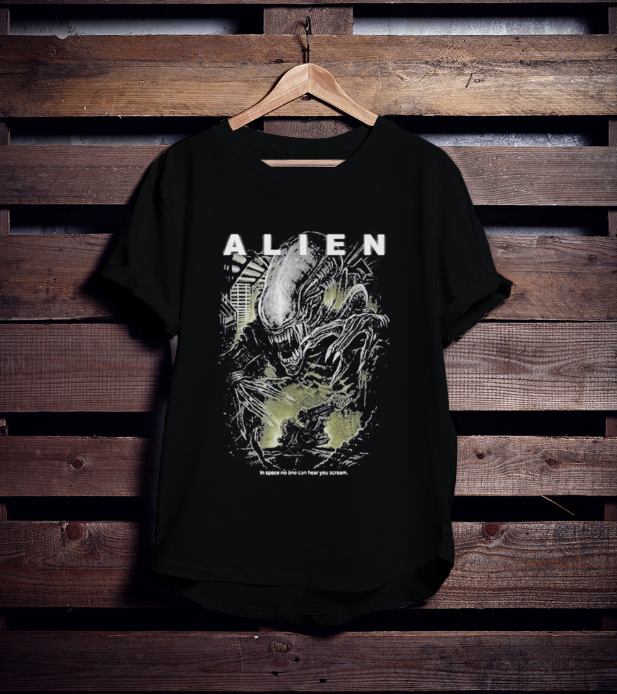 Alien In Space No One Can Hear You Scream Movie T-Shirt