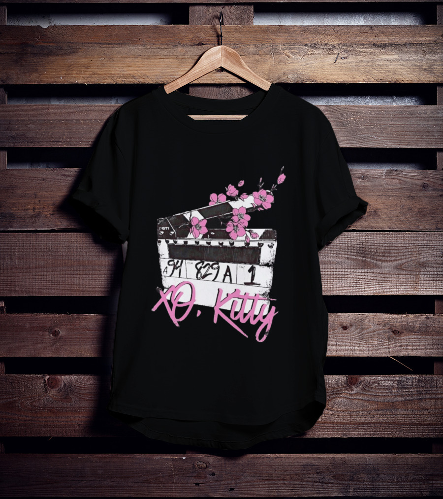 XO Kitty Film Clapperboard With Pink Flowers T-Shirt