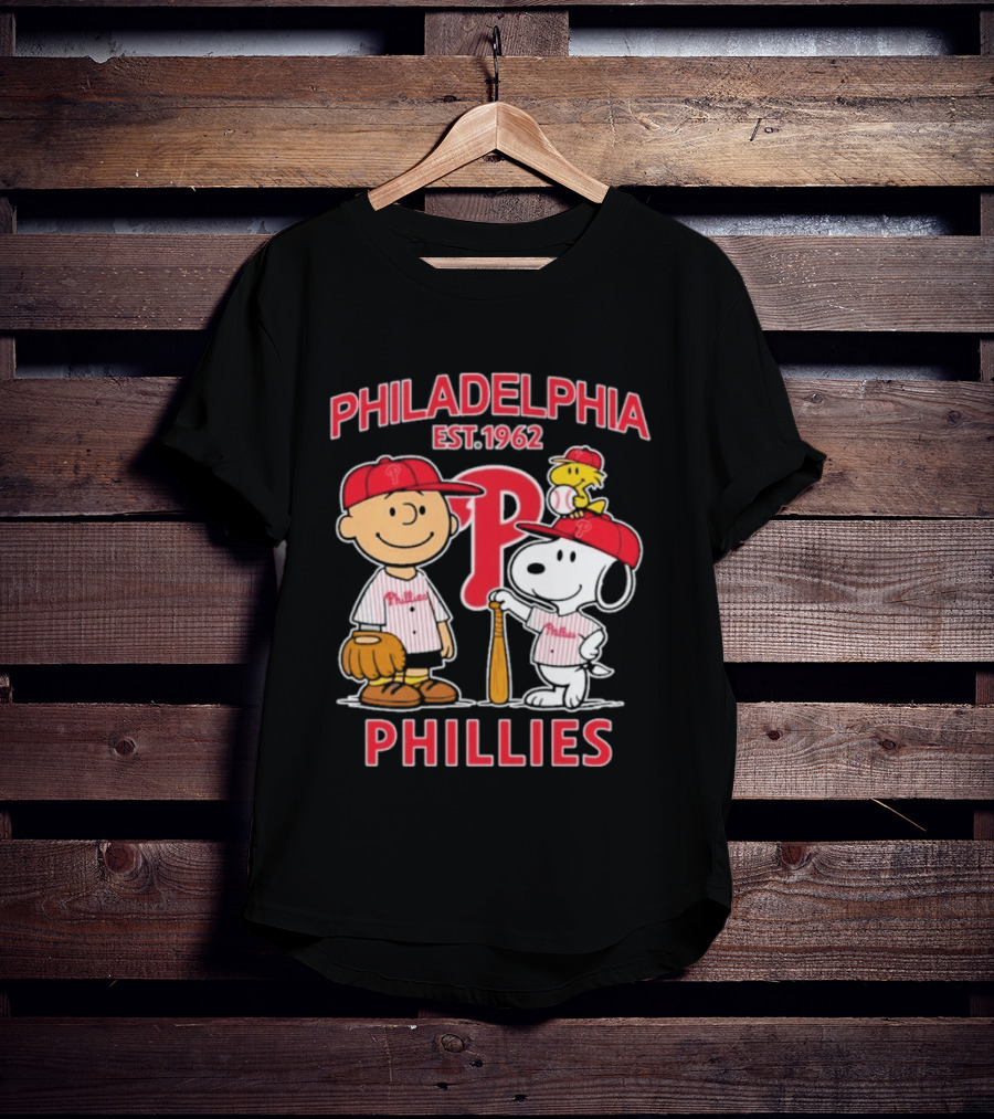 Philadelphia Phillies Est 1962 Snoopy Woodstock Baseball Peanuts T-Shirt