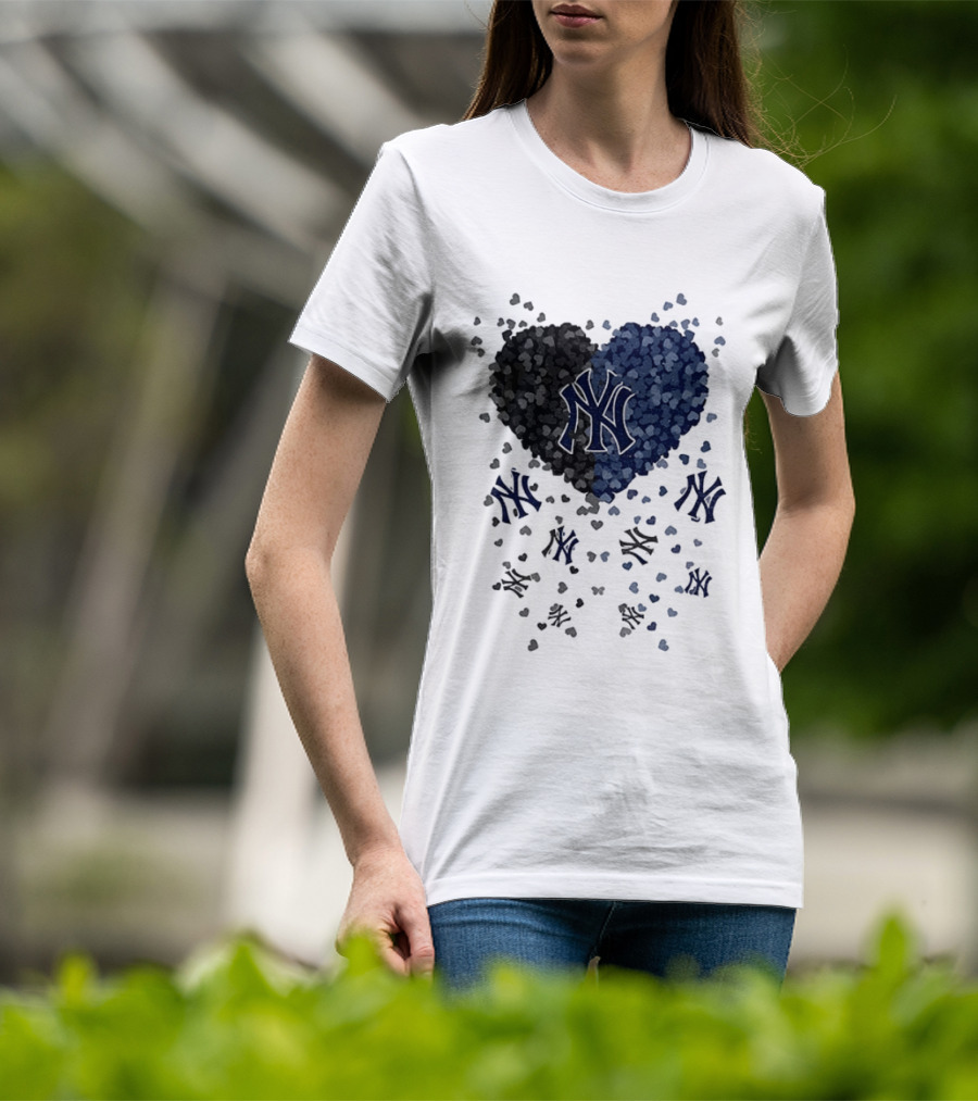 New York Yankees MLB Heart 2026 T-Shirt