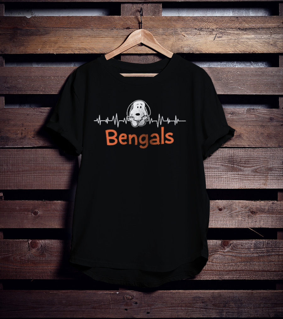 Cincinnati Bengals Peanuts Snoopy Nurse Heartbeat Bengals T-Shirt