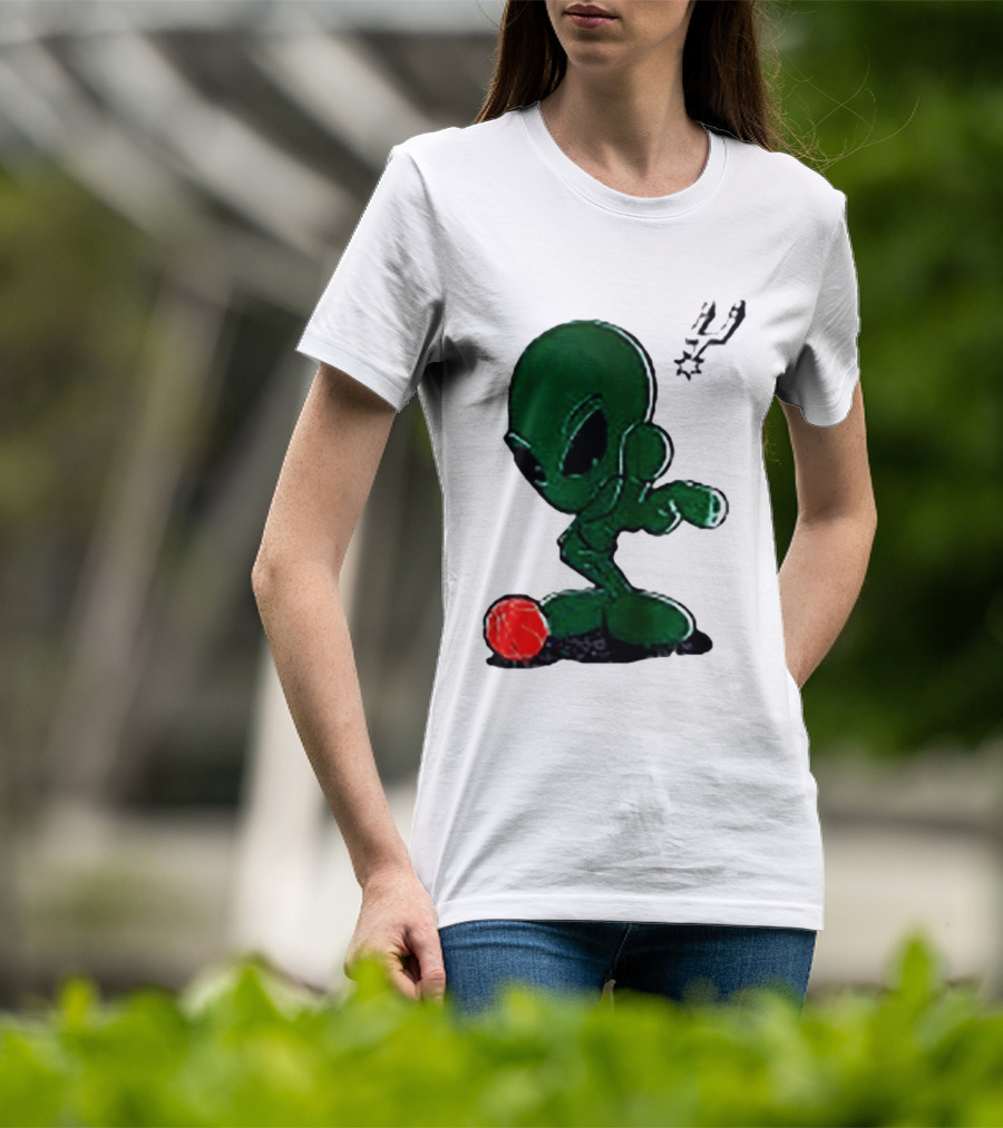San Antonio Spurs Alien Basketball Dribble T-Shirt