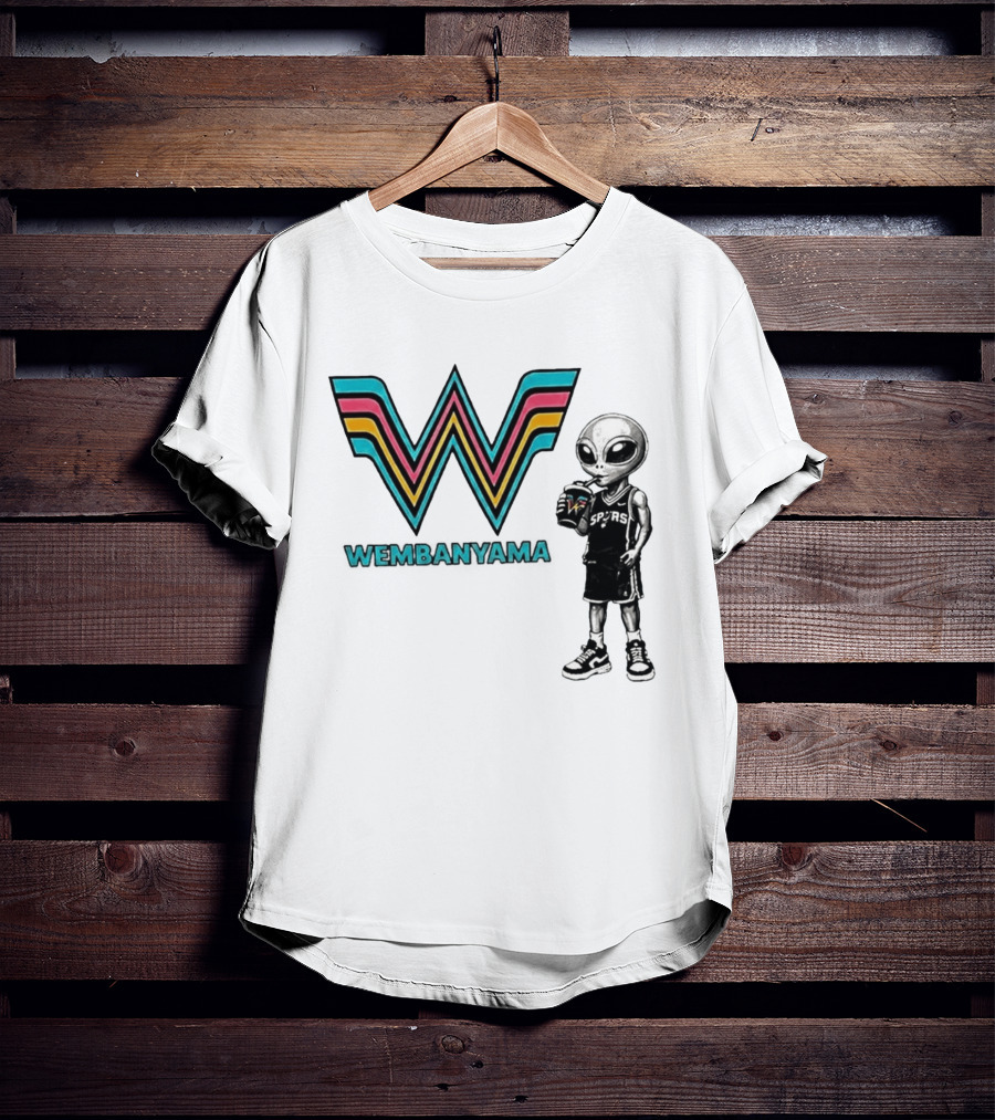San Antonio Spurs Wembanyama Alien Drinking Spurs T-Shirt