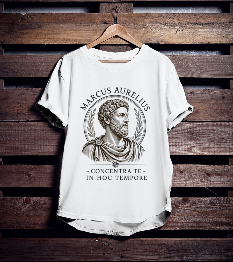 Marcus Aurelius Stoic Philosopher Roman Emperor Concentra Te In Hoc Tempore T-Shirt